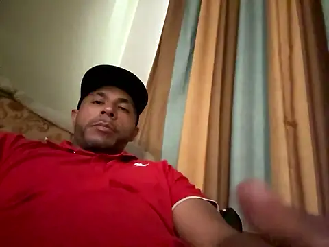 Rcarrasco15 online show from April 5, 2026, 2:47 pm