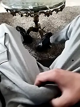 Snapshot of idhem___31 chatting on February 19, 2026, 1:18 pm idhem 31 online show from February 19, 2026, 1:18 pm