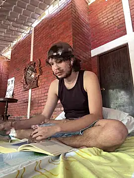 Snapshot of Luxx_14 chatting on September 13, 2025, 8:08 pm Luxx 14 online show from September 13, 2025, 8:08 pm