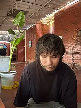 Snapshot of Luxx_14 chatting on September 19, 2025, 6:30 pm Luxx 14 online show from September 19, 2025, 6:30 pm