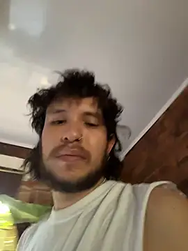 Snapshot of Luxx_14 chatting on September 22, 2025, 7:05 pm Luxx 14 online show from September 22, 2025, 7:05 pm