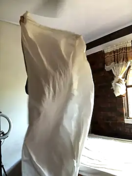 Snapshot of Luxx_14 chatting on October 9, 2025, 7:23 pm Luxx 14 online show from October 9, 2025, 7:23 pm