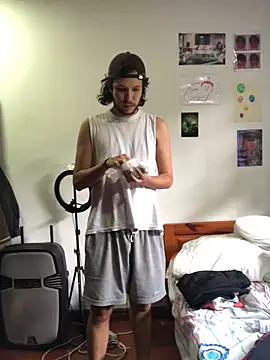 Snapshot of Luxx_14 chatting on November 4, 2025, 4:39 pm Luxx 14 online show from November 4, 2025, 4:39 pm