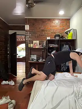 Snapshot of Luxx_14 chatting on December 21, 2025, 4:36 pm Luxx 14 online show from December 21, 2025, 4:36 pm