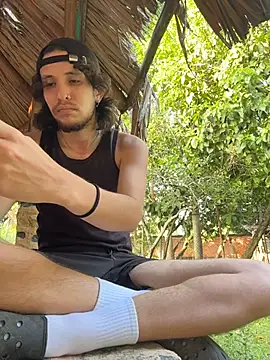 Luxx 14 online show from April 19, 2026, 10:23 pm