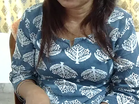 CHAMELI4747 online show from June 6, 2026, 8:41 am
