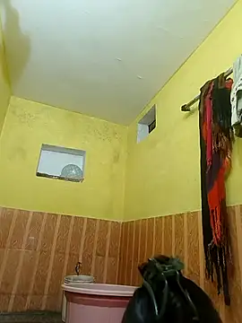 ISHANI-SINGH online show from November 17, 2025, 2:23 pm