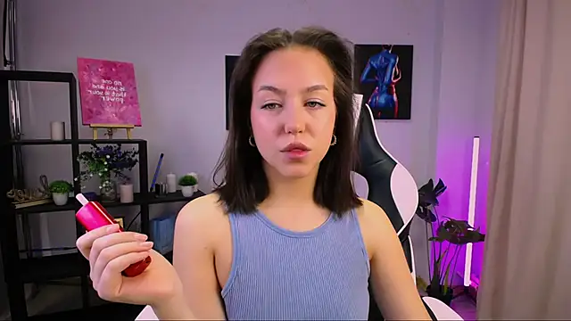 CindySparkl online show from November 19, 2025, 4:56 am