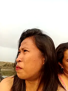 PINAYSQUIRTPUSSYHOLE online show from April 11, 2026, 10:47 pm