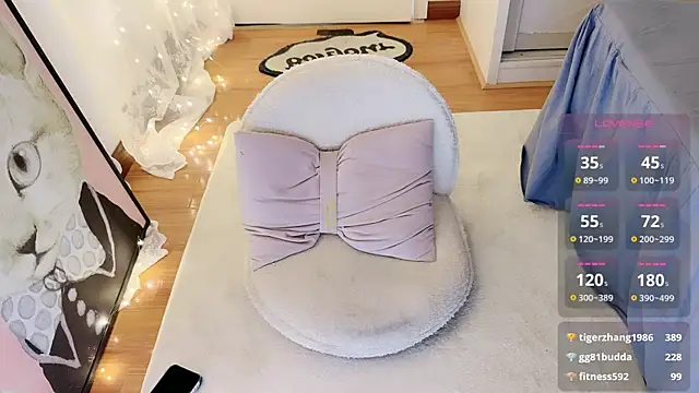 charlotte520 online show from October 14, 2025, 3:29 am