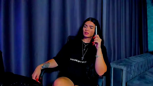 DevashaQueenX online show from December 3, 2025, 9:46 pm