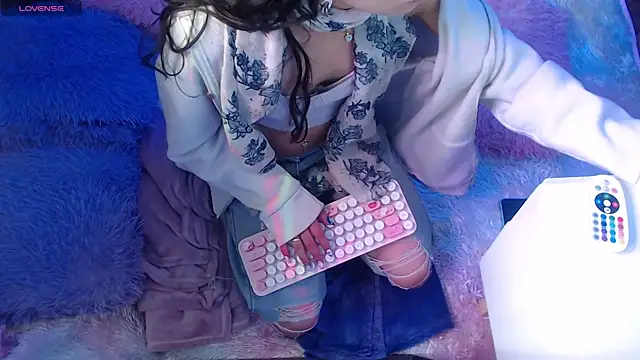 Giaa rossi online show from November 11, 2025, 2:06 pm