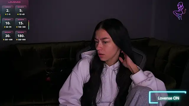 FataleNellie online show from December 1, 2025, 9:42 pm