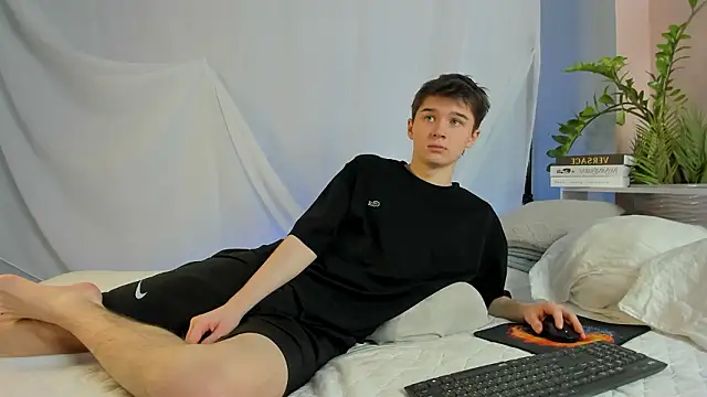 SherlockMax online show from March 4, 2026, 8:04 pm