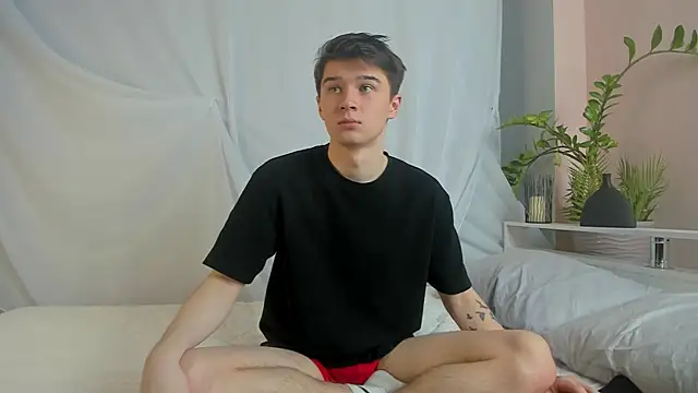 SherlockMax online show from April 18, 2026, 3:32 am