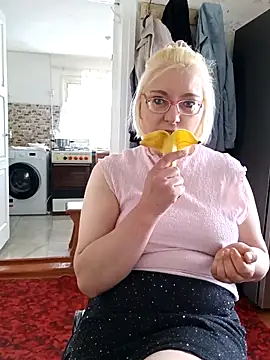 VikaKing online show from March 26, 2026, 9:15 am