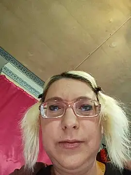 VikaKing online show from June 4, 2026, 11:49 am