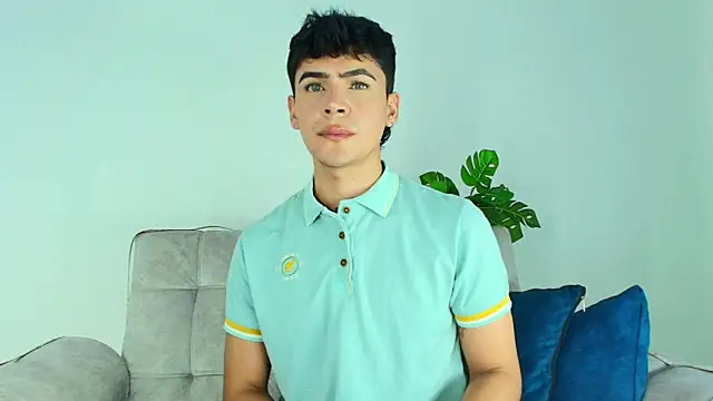 CamiiGuzmanX online show from September 27, 2025, 8:14 pm