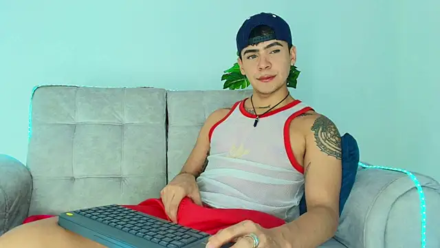 CamiiGuzmanX online show from September 28, 2025, 9:31 pm