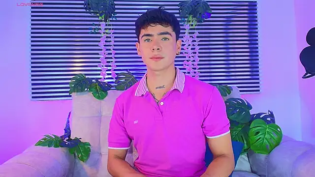 CamiiGuzmanX online show from June 10, 2026, 8:30 pm