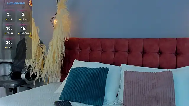 Tania 77  online show from February 17, 2026, 12:12 pm