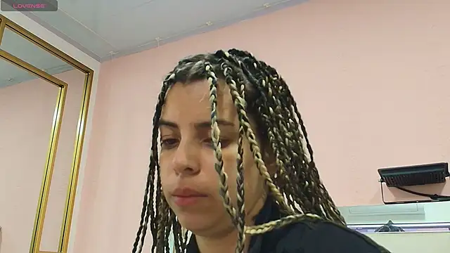 gisell gomez online show from November 28, 2025, 12:19 pm