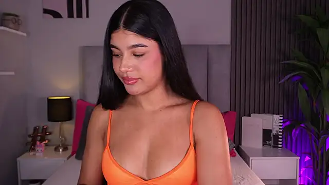 barbaramarmol online show from April 16, 2026, 12:50 pm