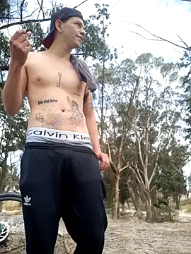 Thomasjons  online show from December 4, 2025, 4:48 pm