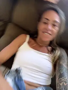 Princesahtinha online show from February 11, 2026, 4:56 pm