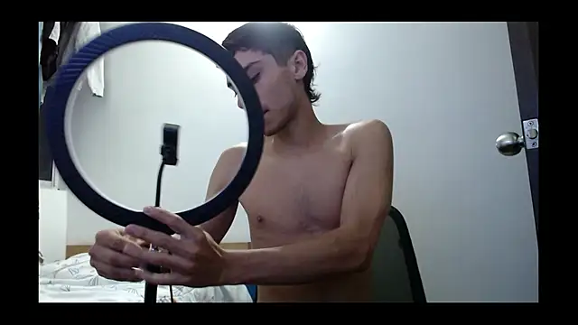 Snapshot of axel_davis_ chatting on October 3, 2025, 11:02 pm axel davis  online show from October 3, 2025, 11:02 pm