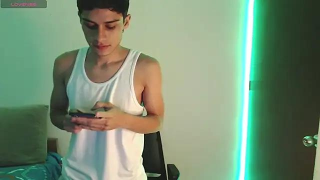 Snapshot of axel_davis_ chatting on October 12, 2025, 3:49 am axel davis  online show from October 12, 2025, 3:49 am