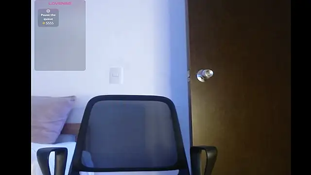 Snapshot of axel_davis_ chatting on October 21, 2025, 12:11 am axel davis  online show from October 21, 2025, 12:11 am