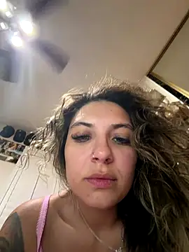 Snapshot of Chicagobabe chatting on October 16, 2025, 4:35 am Chicagobabe online show from October 16, 2025, 4:35 am