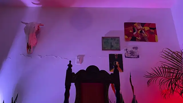 camille delrey online show from November 21, 2025, 12:43 am