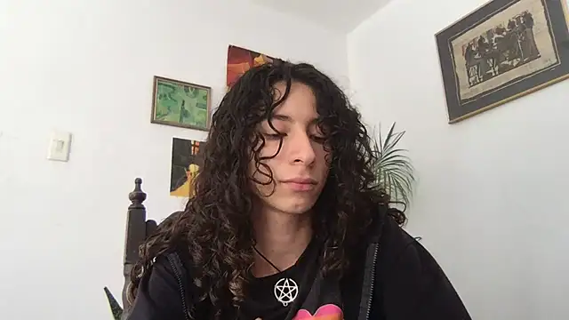 camille delrey online show from November 23, 2025, 6:08 pm