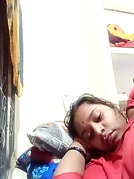 Snapshot of Hot_crety chatting on February 3, 2026, 2:53 am Hot crety online show from February 3, 2026, 2:53 am