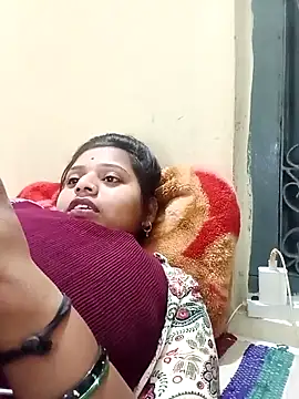 Snapshot of Hot_crety chatting on February 17, 2026, 12:01 pm Hot crety online show from February 17, 2026, 12:01 pm