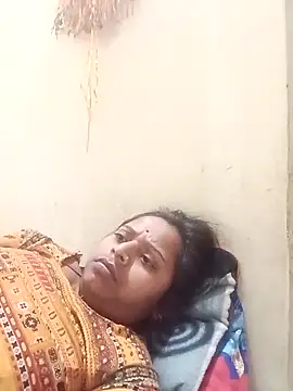 Snapshot of Hot_crety chatting on March 5, 2026, 2:29 am Hot crety online show from March 5, 2026, 2:29 am