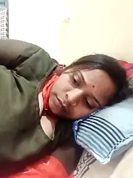 Snapshot of Hot_crety chatting on March 5, 2026, 4:47 pm Hot crety online show from March 5, 2026, 4:47 pm