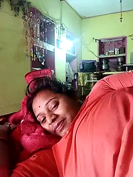 Snapshot of Hot_crety chatting on March 8, 2026, 6:44 pm Hot crety online show from March 8, 2026, 6:44 pm