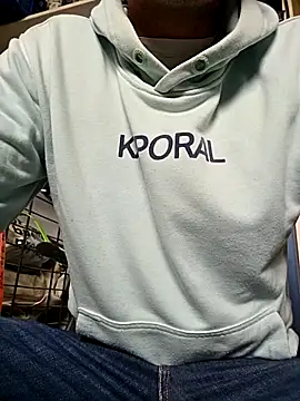 Snapshot of Jo27110 chatting on October 29, 2025, 12:40 pm Jo27110 online show from October 29, 2025, 12:40 pm