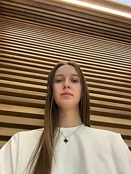 ElliRose online show from December 16, 2025, 5:45 am