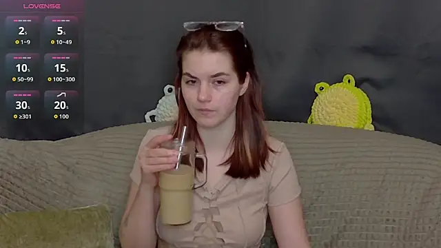 ElzaBlis online show from November 9, 2025, 1:09 pm