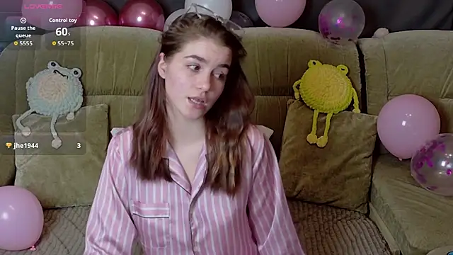 ElzaBlis online show from February 12, 2026, 3:07 pm