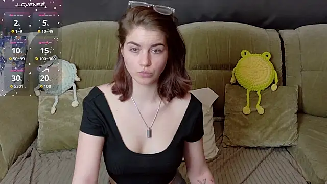 ElzaBlis online show from April 6, 2026, 1:12 pm