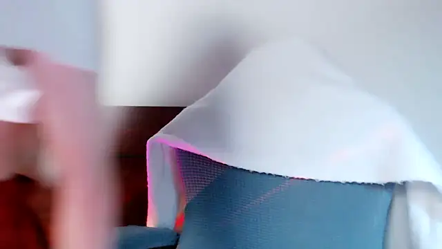 Cam-Ly online show from December 20, 2025, 3:30 pm