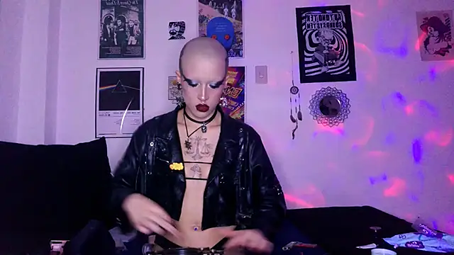 plutonbluemooon333 online show from October 29, 2025, 12:02 am