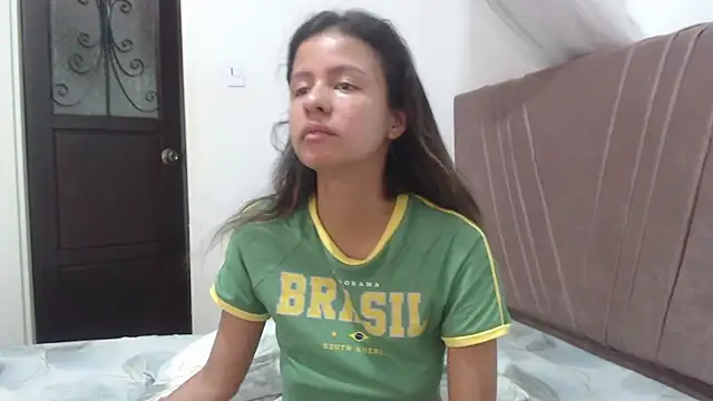 nathaly jones  online show from April 1, 2026, 1:41 pm