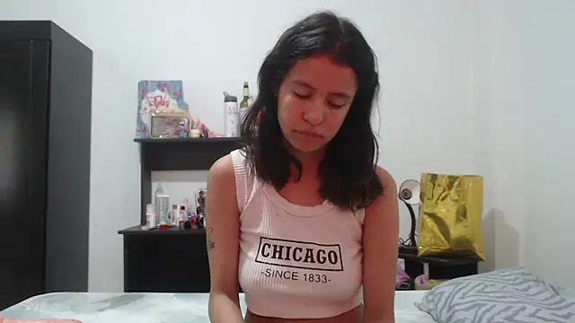 nathaly jones  online show from June 10, 2026, 12:37 pm
