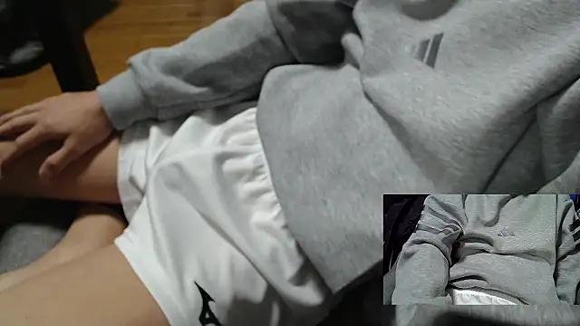 Snapshot of Yasu2000 chatting on December 3, 2025, 1:46 am Yasu2000 online show from December 3, 2025, 1:46 am